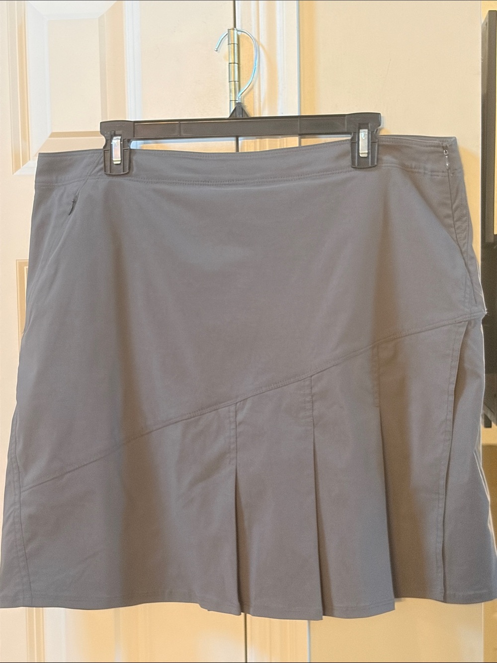sahalie Sage Gray Athletic Pleated Skort, 16